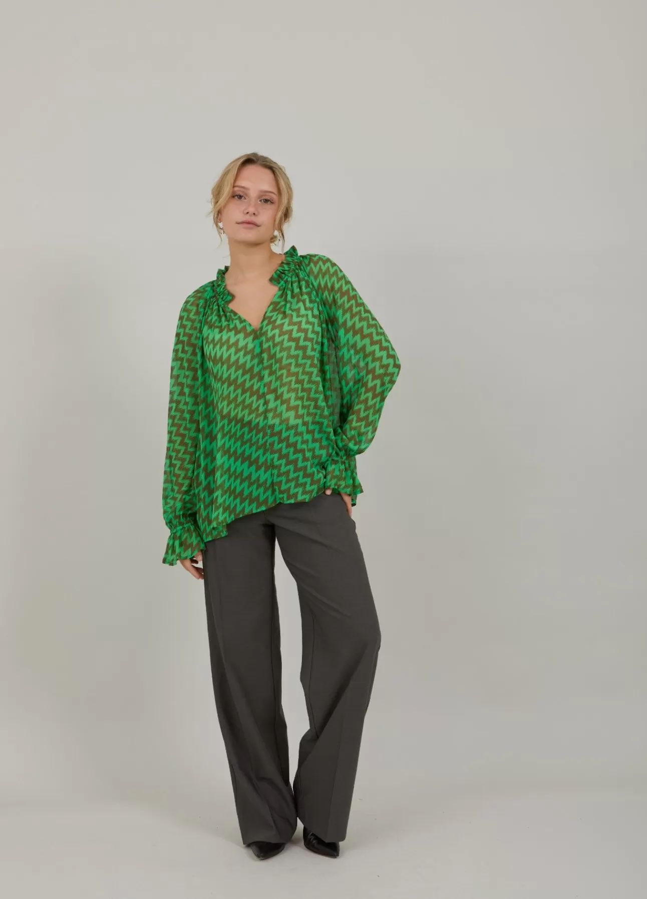 Kvinnor Coster Copenhagen BLUS MED ZIG ZAG-TRYCK