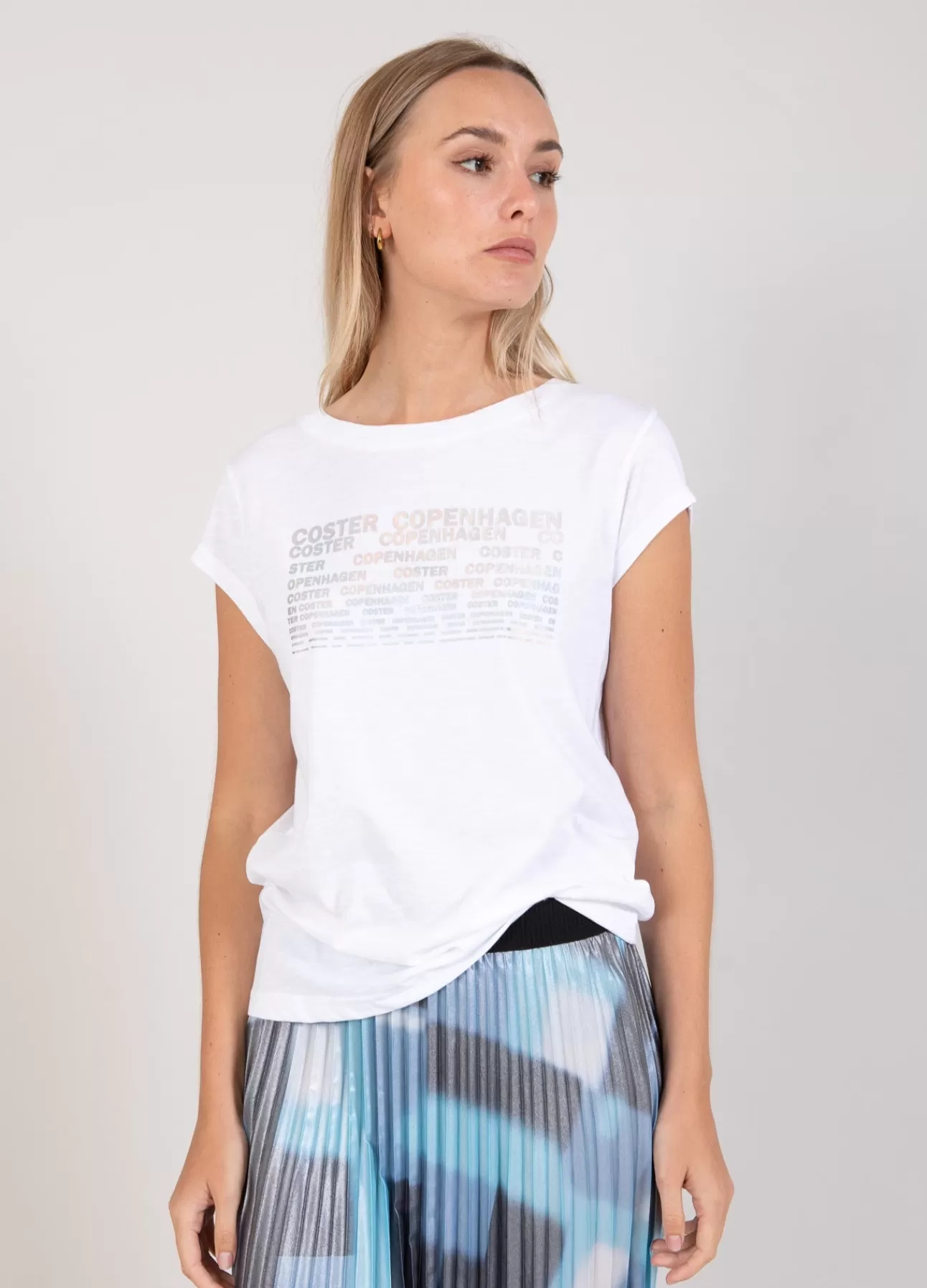 Kvinnor Coster Copenhagen T-SHIRT MED COSTER TRYCK